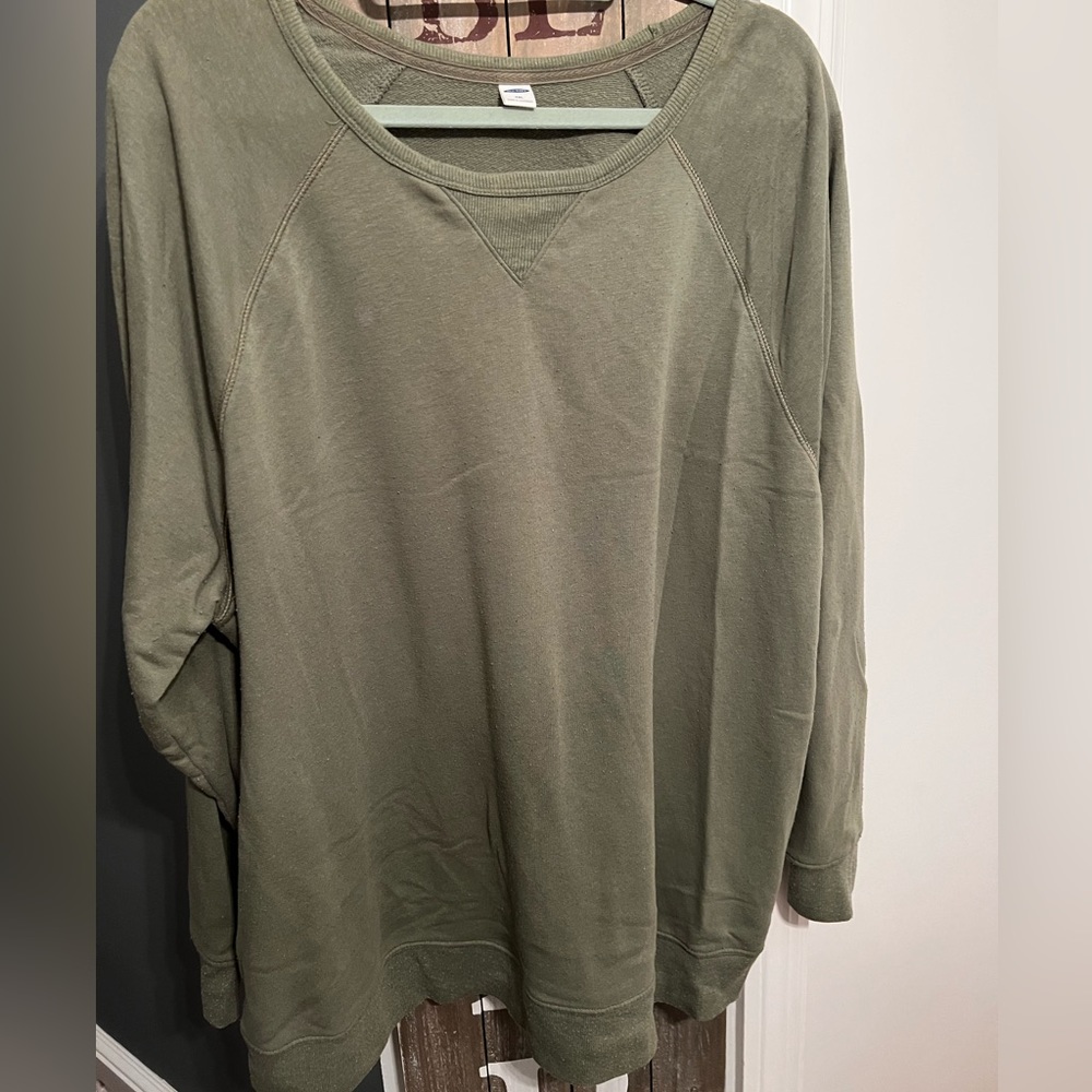 Old navy sweatshirt